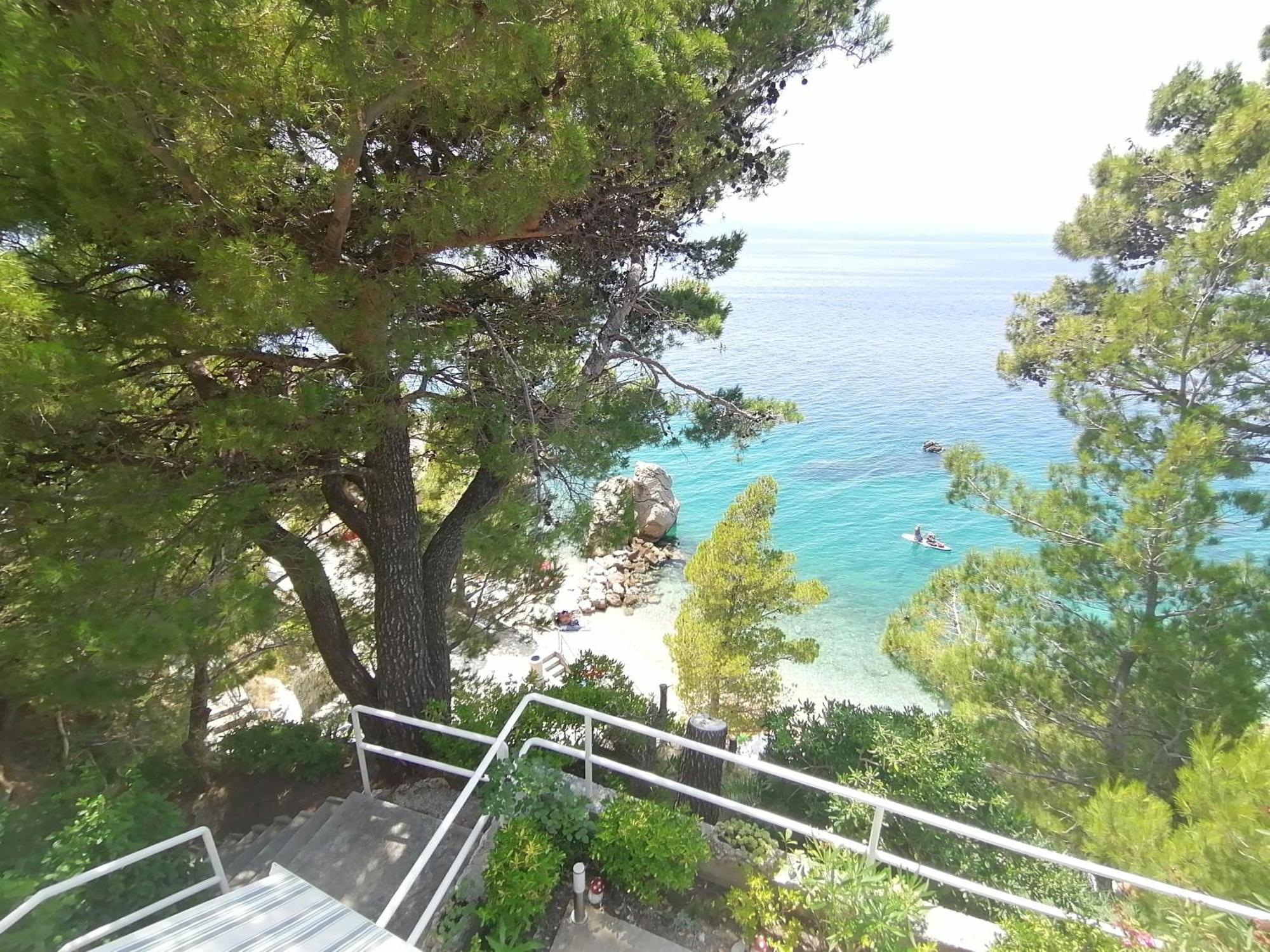 Apartmani Mares - 20 M From The Beach Brela Exterior foto