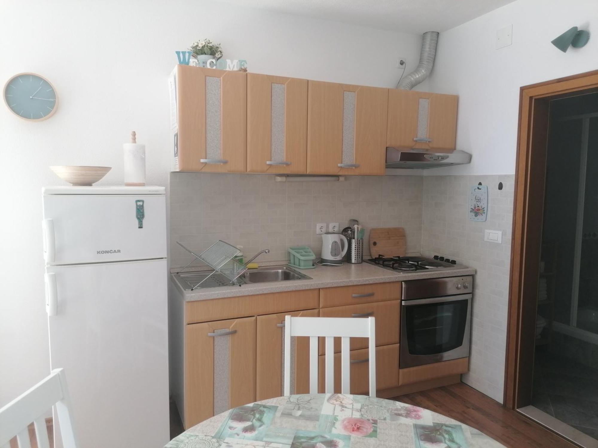 Apartmani Mares - 20 M From The Beach Brela Zimmer foto