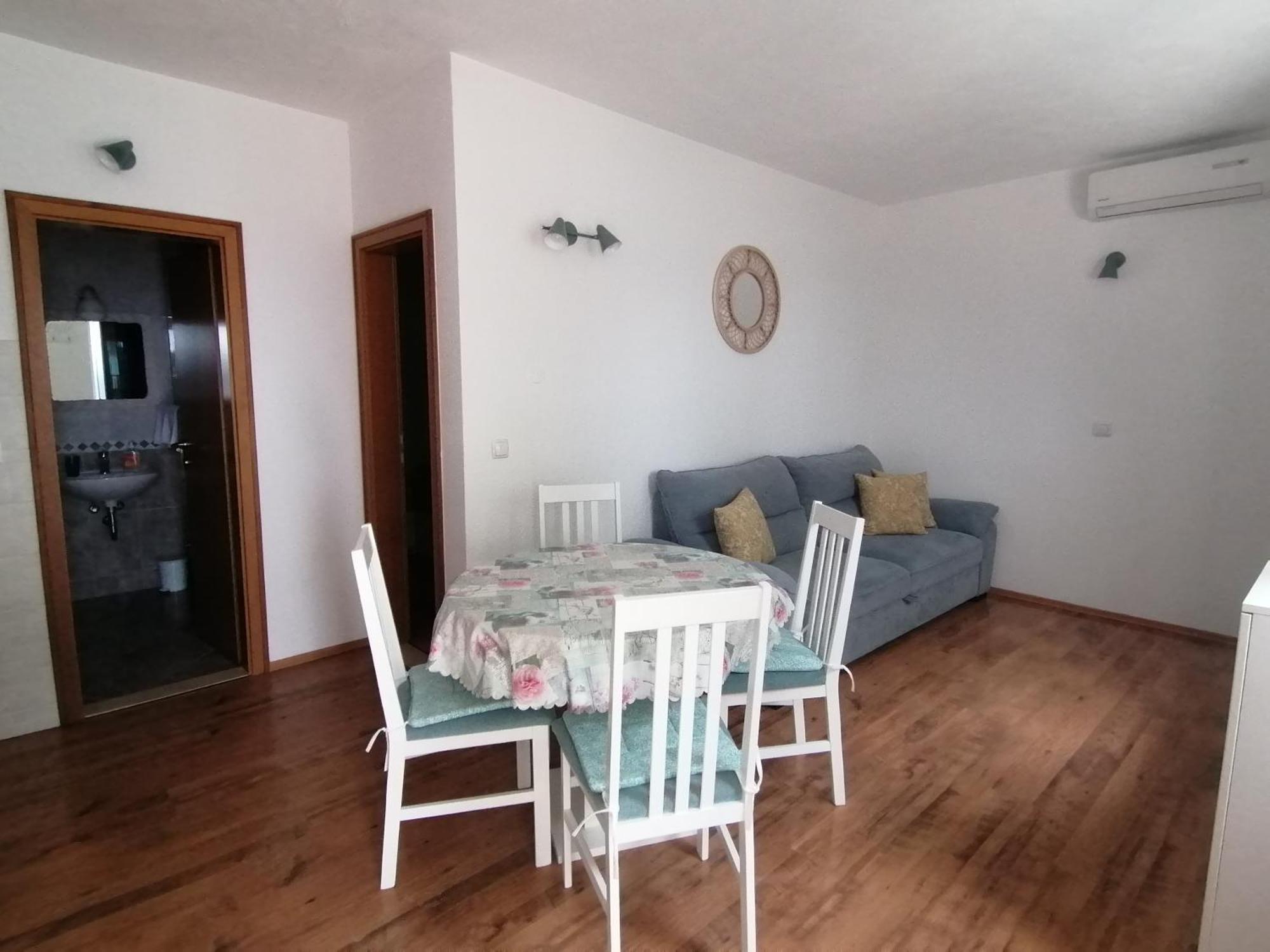 Apartmani Mares - 20 M From The Beach Brela Zimmer foto