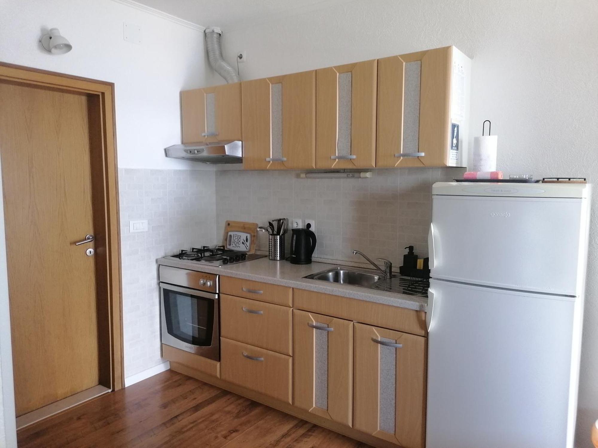 Apartmani Mares - 20 M From The Beach Brela Zimmer foto